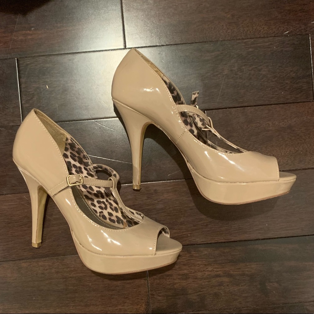 Beige heels